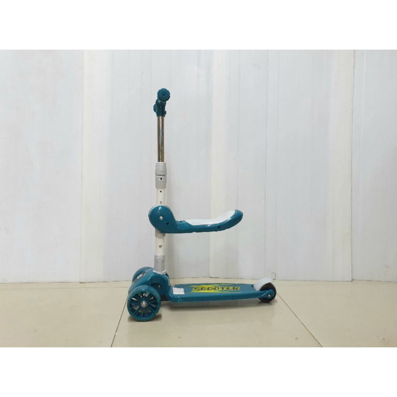 สกู๊ตเตอร์-2-in-1-รุ่น-แพนด้า-เป็นทั้งรถขาไถ-และสกู๊ตเตอร์-มีเสียงเพลง-มีไฟ-ล้อมีไฟ-ct-mvl