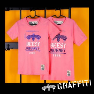 Beesy เสื้อยืดชาย/หญิง รุ่น Graffiti สีชมพู (ราคาต่อตัว)