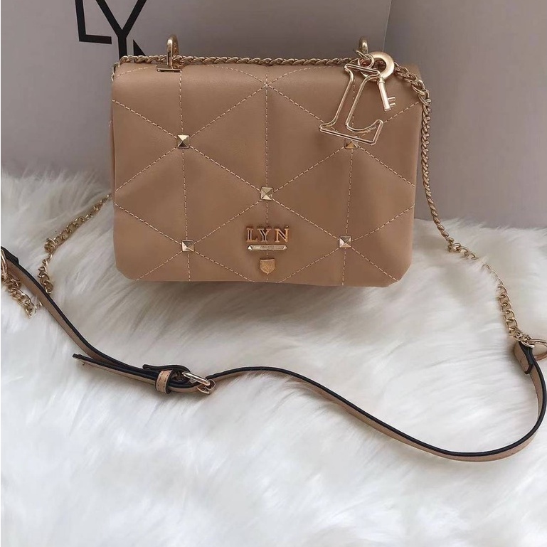 กระเป๋าสะพายข้าง LYN รุ่นหน้าหมุด เเบบใหม่ สายโซ่มีหนังรองบ่า
