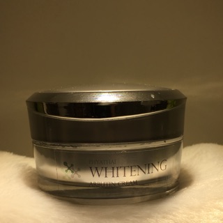ไวท์เท็นนิ่ง อาบูติน ครีม พญาไท (Whitening Arbutin Cream 15 g)