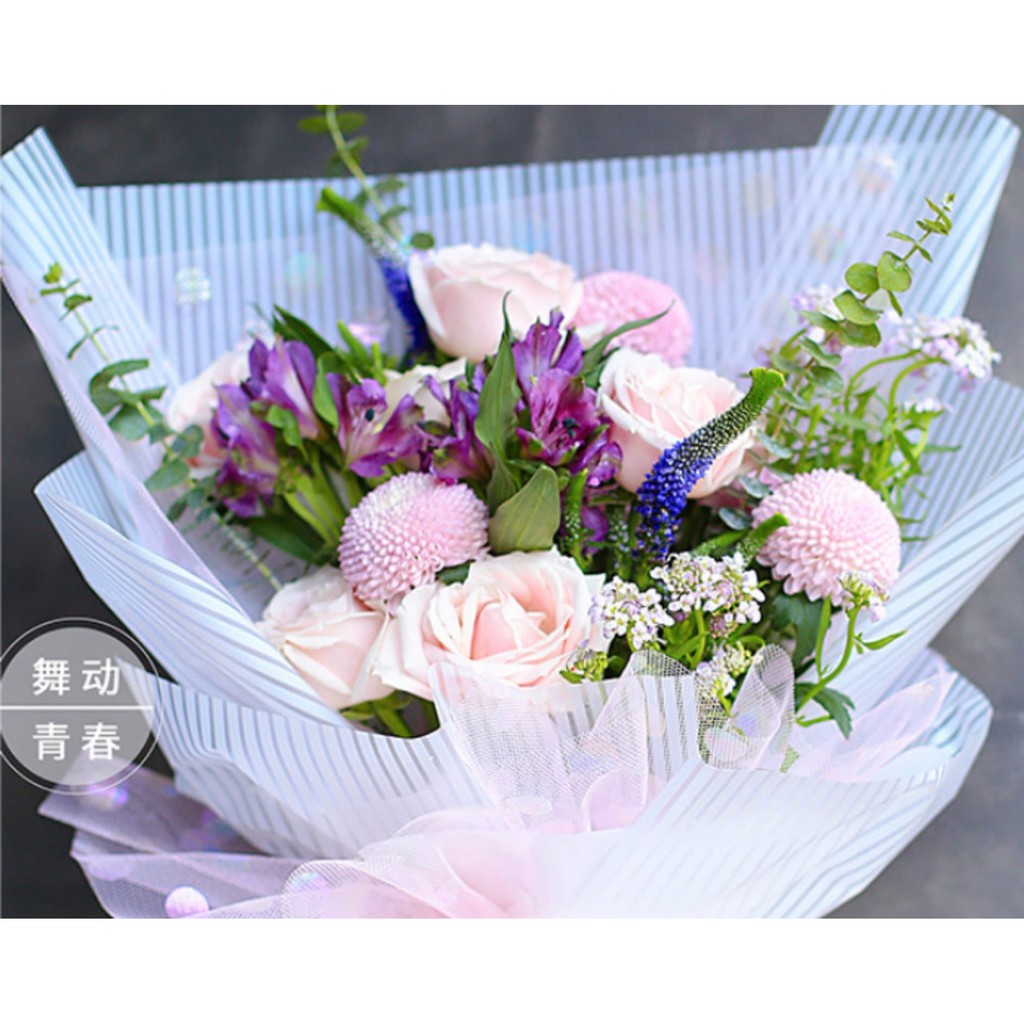 10-แผ่น-กระดาษห่อช่อดอกไม้สไตล์เกาหลี-เนื้อฟิล์ม-ลายเส้นผสม-พร้อมส่งจากไทย-กันน้ำ-ใช้ได้ทั้งดอกไม้สดและดอกไม้ประดิษฐ์