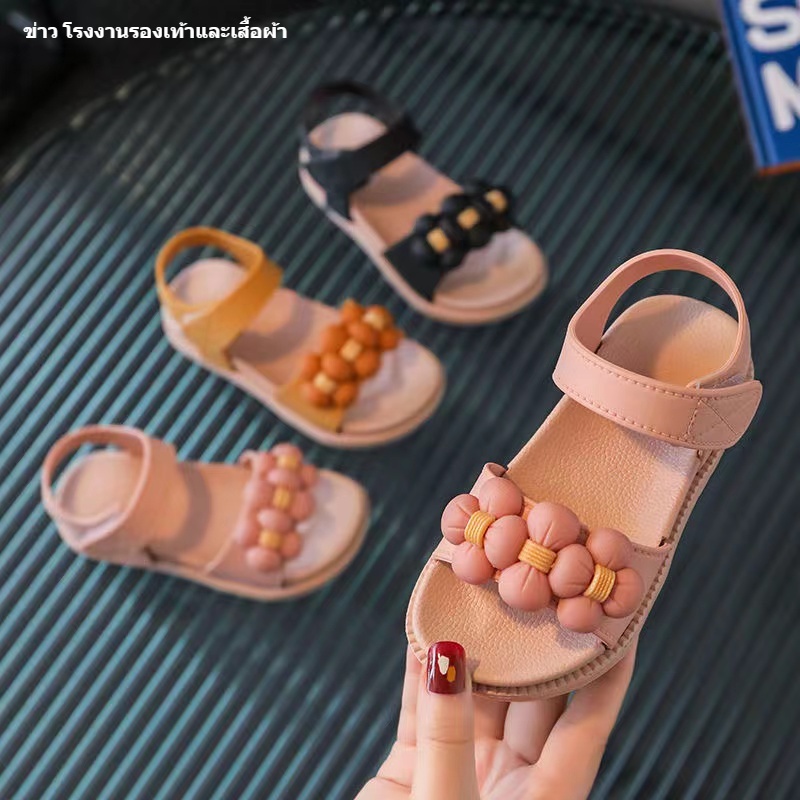 รองเท้าแตะสำหรับเด็กผู้หญิง-ฤดูร้อนใหม่ลื่นด้านล่างนุ่มกลางและใหญ่เด็กนักเรียนการ์ตูนสามมิติดอกไม้รองเท้าชายหาด