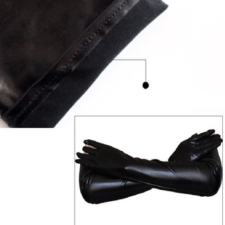 ภาพขนาดย่อของภาพหน้าปกสินค้าถุงมือหนัง แบบยาว สีดำ จากร้าน uhktyltui123.th บน Shopee