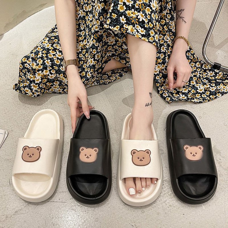 ภาพหน้าปกสินค้าFshoes รองเท้าแตะแบบสวมหน้าน้องหมีลายน่ารัก สีสวยสดใสตามเทรนด์ ที่สาวๆต้องซื้อ จากร้าน fs188367748 บน Shopee