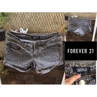 2sis1bro แบรนด์แท้ Forever 21 กางเกงยีนส์ขาสั้น ลายเสือ มือสอง พร้อมส่ง sz 25