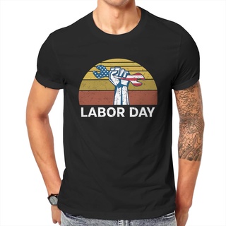 เสื้อยืดสีขาวเสื้อยืด พิมพ์ลาย Happy labor day retro sunset hands with tools แฟชั่นฤดูร้อน สําหรับผู้ชายS-4XL