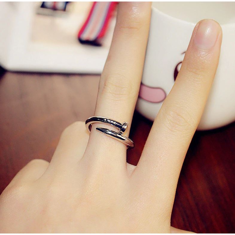 แหวน-แหวนไททาเนียม-แหวนตะปู-แหวนสกรู-ไททาเนียม-titanium-แหวนรูปตะปู-ตะปู-สกรู-สีเงิน-แหวนแฟชั่น