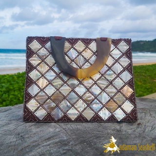 Andaman seashell กระเป๋าถือ จากแผ่นมุก A2