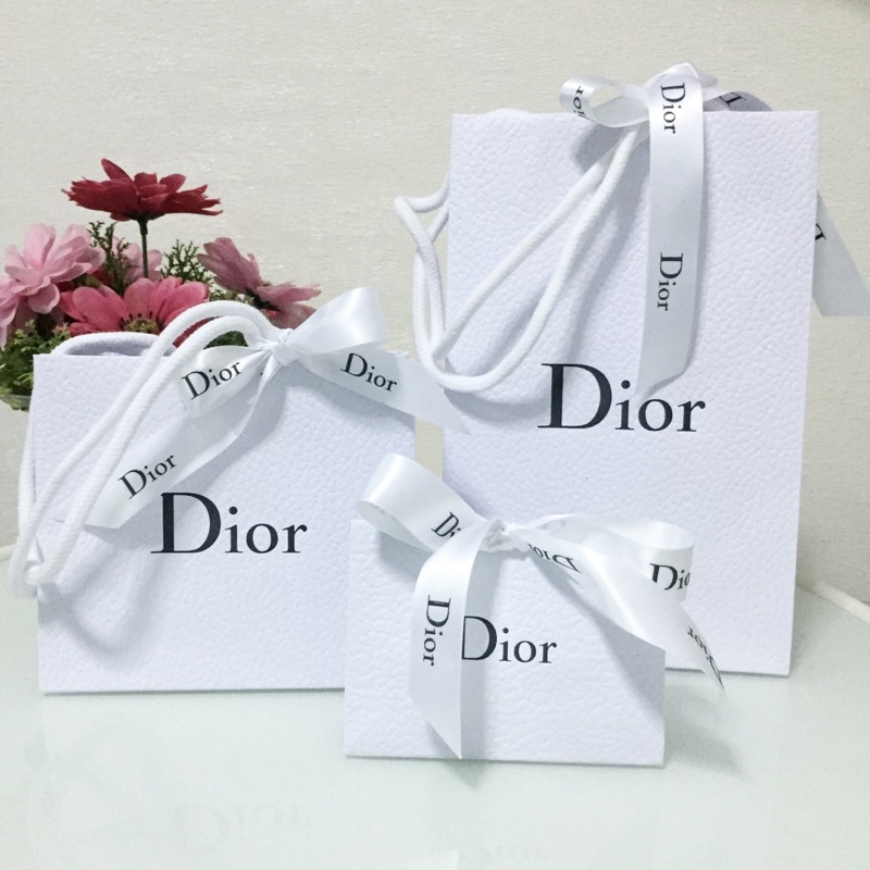 แท้-ถุงกระดาษ-dior-สีขาว-ถุงดิออร์-ของใหม่-ไม่ยับ-สะอาดทุกใบค่ะ