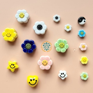 รูปภาพขนาดย่อของ(ราคาส่ง) ลูกปัด เซรามิก หน้ายิ้ม ดอกไม้ Smiley DIY ลูกปัดเซรามิก สมายลี่ ลูกปัดหน้ายิ้ม หยินหยาง ลูกปัดดอกไม้ลองเช็คราคา