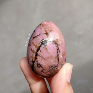 โรโดไนท์| Rhodonite #oval เนื้อหินสีชมพู 💕 มีสีดำแทรก ความสูง 4.9 cm ทรงไข่
