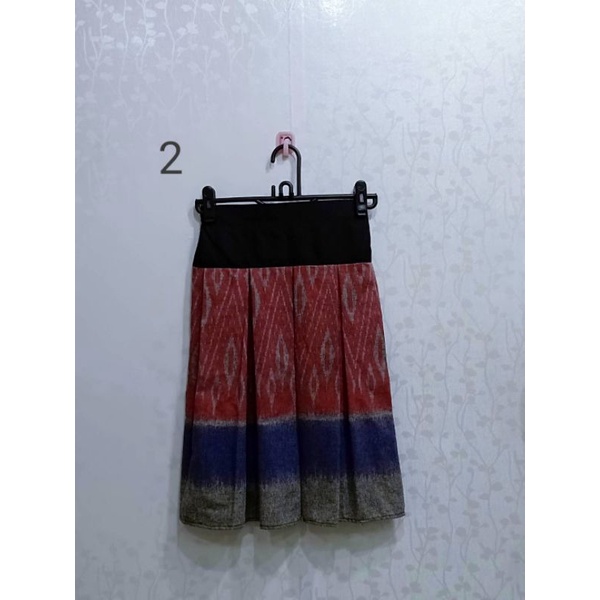 กระโปรงผ้าไทย-ไม่มีซับใน-เอว-27-36-ราคา-190