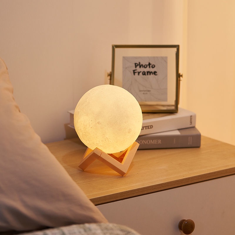 มุมมองเพิ่มเติมของสินค้า Blogger โคมไฟตั้งโต๊ะ LED รูปดวงจันทร์ สําหรับตกแต่งห้องนอน