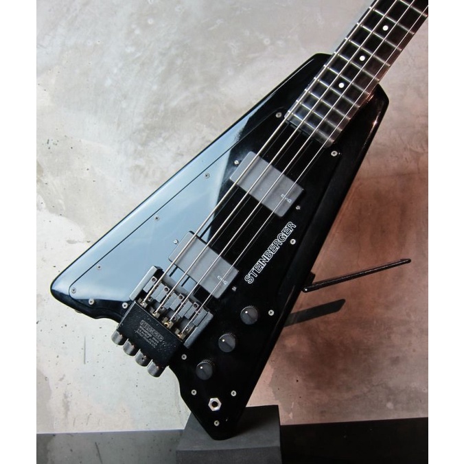 โลโก้หัวกีต้าร์-steinberger-silver-metallic