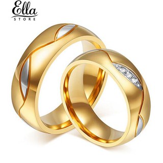 ชายหญิงมีแหวนหมั้นทองคำ 18K ประดับเพชรจาก Zirconia Gift