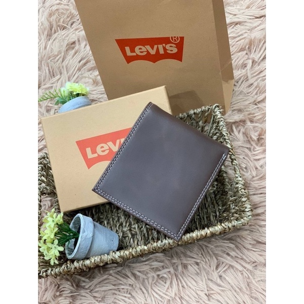 levis-mens-short-wallet-gift-box