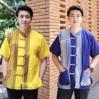 ภาพขนาดย่อของภาพหน้าปกสินค้าเสื้อคอจีนแขนสั้นผ้าฝ้ายชินมัยลายบาร์โค้ด จากร้าน chayaphafai บน Shopee