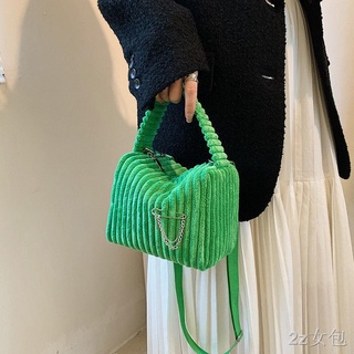 กระเป๋าสะพายข้างFrench niche bag ผู้หญิง 2021 ใหม่อินเทรนด์ฤดูใบไม้ร่วงและฤดูหนาว Corduroy แบบพกพาเต้าหู้กระเป๋า INS ไหล