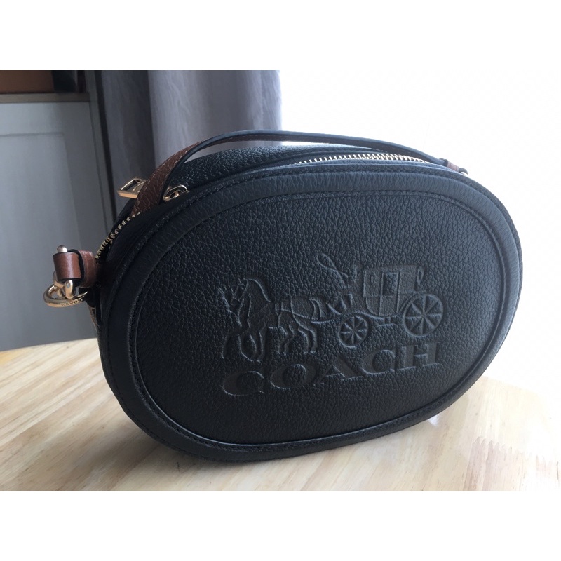 ลดหนักมาก !! กระเป๋า Coach Camera Bag With Horse And Carriage ของแท้
