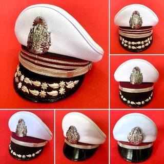 ภาพขนาดย่อของภาพหน้าปกสินค้าหมวกจิ๋วตำรวจ หมวกที่ระลึก หม้อตาลตำรวจชาย สีขาว สีกากี (สนว.01) มีทั้งสีทองและสีเงิน(แบบสีเดิม) จากร้าน honor_home บน Shopee