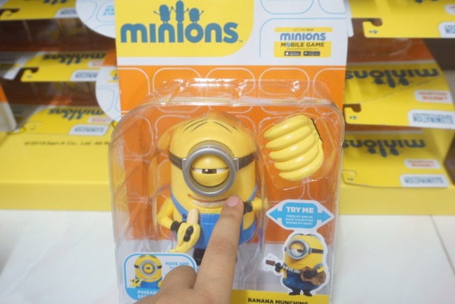 ตุ๊กตามินเนี่ยนสจ๊วตกินกล้วย-minion-minions-banana-munching-stuart