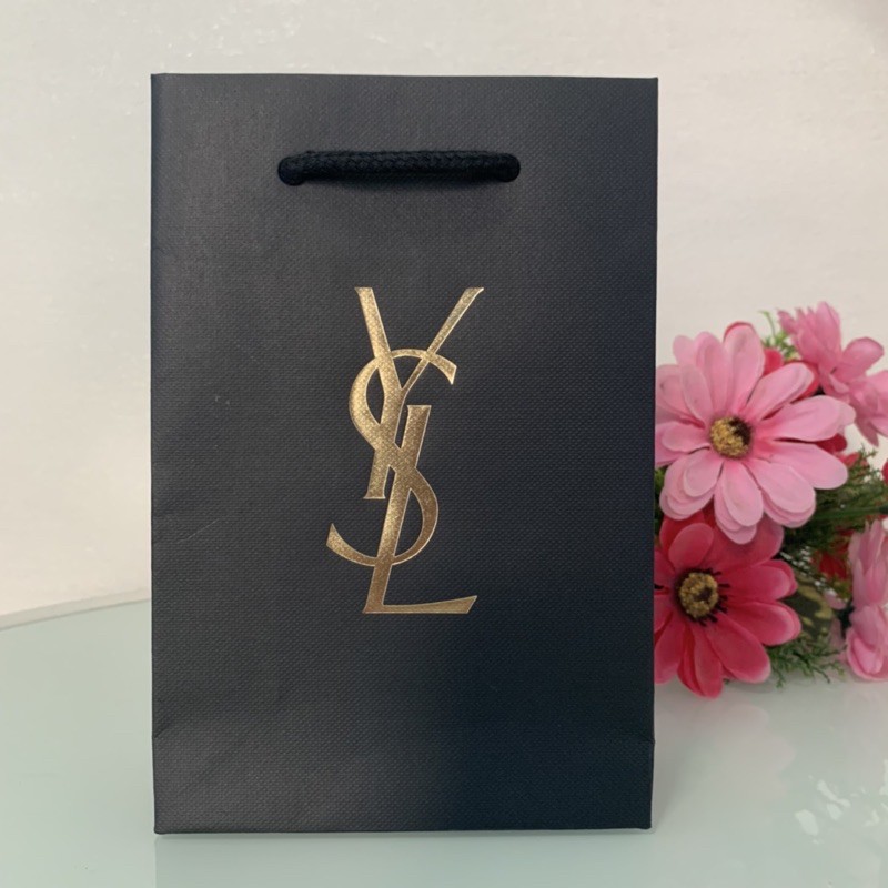 แท้-ถุงกระดาษ-ysl-สีดำ-ของใหม่-สภาพสวย-แพคใส่กล่องอย่างดีค่ะ