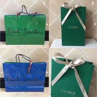 ถุงกระดาษ แบรนด์ Paul Smith และ LAMER ของแท้ แน่นอน ลายสวยมากก เป็นถุงทรงค่อนข้างแข็งแรงมาก สภาพใหม่ แนะนำมาก ถุงของขวัญ