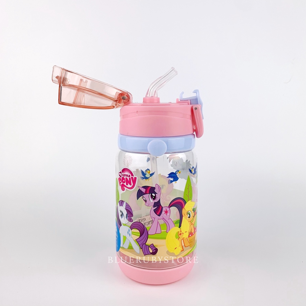 พร้อมส่ง-กระติกน้ำหลอดเด้ง-400ml-ขวดน้ำลายการ์ตูน-มีสายสะพาย-กระบอกน้ำเด็กพกพา-bpa-free-water-bottle-bluerubystore