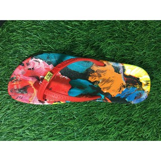 รองเท้าแฟชั่นผู้หญิง ใส่ได้ทุกฤดู เพ้นท์สี คีบโป้ง 4 รู หูสีเหลือง (รหัส shoe3)