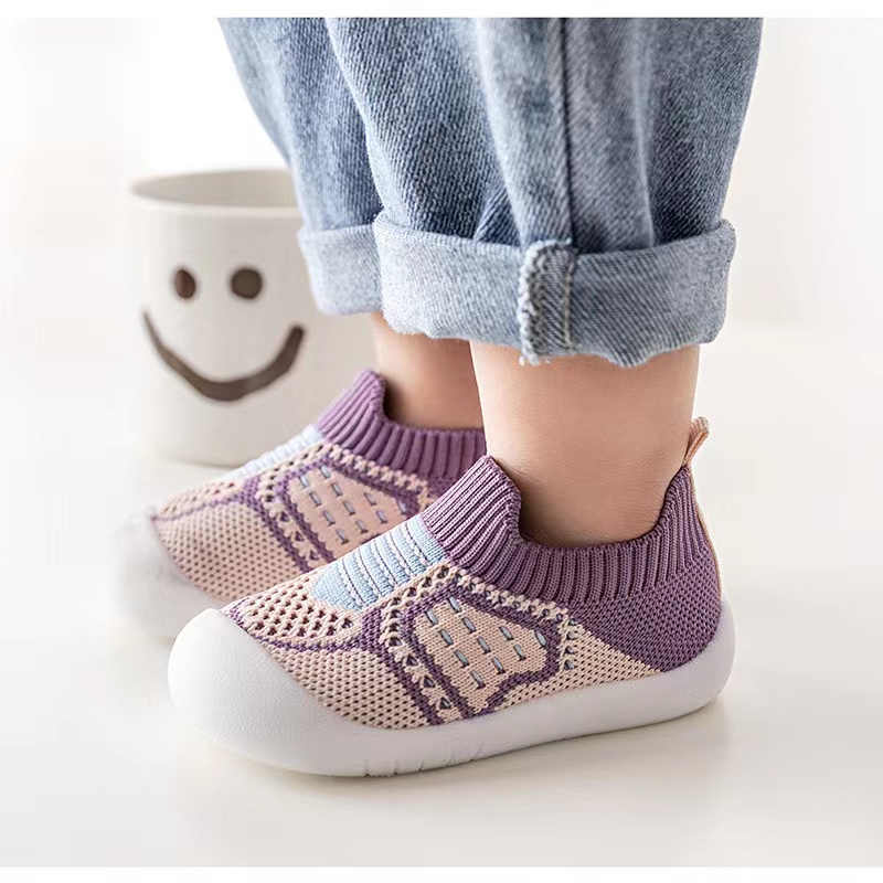 ภาพหน้าปกสินค้าBabyonline(X163)E1 รองเท้าผ้าใบสำหรับเด็กหัดเดินข้อยาว พื้นยางนิ่ม มีกันลื่น ใส่สบาย จากร้าน babyonlineth บน Shopee