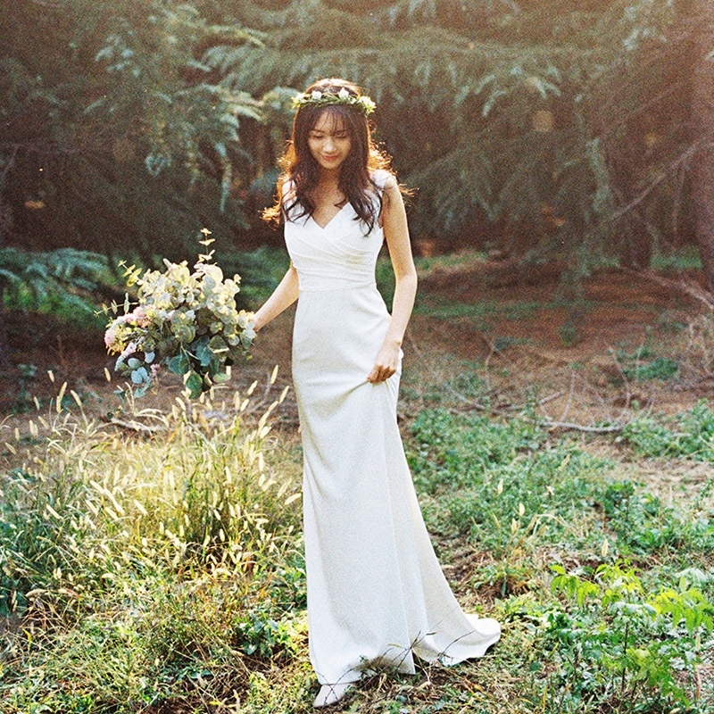 งานแต่งงานของฝรั่งเศส-เจ้าสาวคนใหม่ที่เรียบง่ายเดินทางป่าที่เรียบง่ายชุดราตรีหางขนาดเล็กที่บางเฉียบ