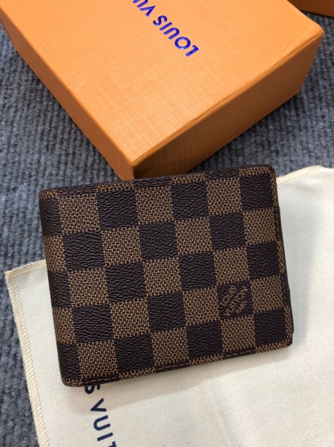 louis-vuitton-multiple-wallet