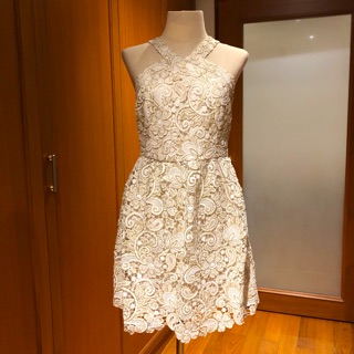 CLUB MONACO evening dress size US4(s/m) งานสวยหรูมาก ลูกไม้ดิ้นทองทั้งตัวปังมาก ของใหม่ ซื้อมาสองหมื่นกว่า ขอขายเท!