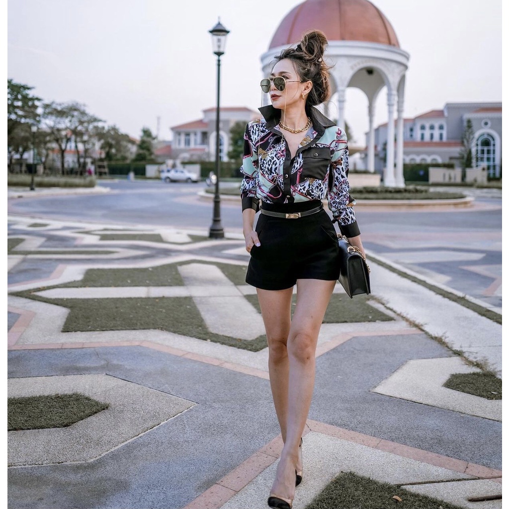 pairy-tale-setเสื้อเชิ๊ตพิมพ์ลายโซ่-แต่งกระเป๋าหน้าแมตกางเกงขาสั้นสีดำพื้นมีกระเป๋า2ข้าง-งานจริงสวยมากใส่ได้บ่อยแน่นอนค่