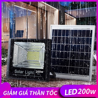 ไฟ LED พลังงานแสงอาทิตย์ 200W โคมไฟถนนน้ำท่วมกันน้ำกลางแจ้ง IP67 พร้อมรีโมท