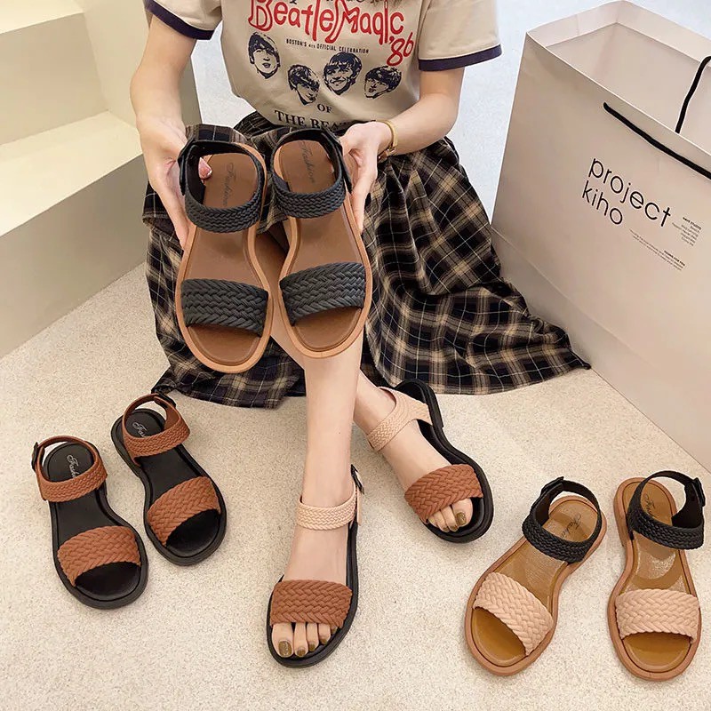 รูปภาพสินค้าแรกของWomen's Sandals รองเท้าแตะรัดส้น น้ำหนักเบาสบาย ไม่ลื่น เพิ่มความมั่นใจในทุกการเดินทาง สไตล์เกาหลี (4สี)
