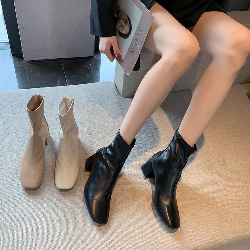 ภาพสินค้ารองเท้าบูทผู้หญิง รองเท้าสตรี สไตล์เรียบง่ายใส่แล้วขาดูเรียวยาว จากร้าน funtoc8290 บน Shopee ภาพที่ 3