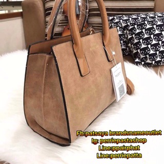 พร้อมส่ง ZARA HOME LEATHER HAND BAGแท้💯outlet กระเป๋าถือหรือสะพายวัสดุคล้ายหนังกลับอยู่ทรงสวย