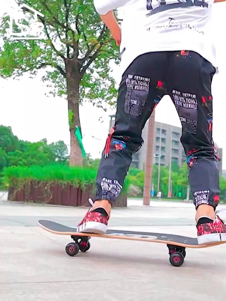 สเก็ตบอร์ดมืออาชีพ-สเก็ตบอร์ด-สเก็ตบอร์ด-4-ล้อ-skateboard-สเก็ต-บอร์ด-สเก็ตบอร์ดแฟชั่น-ลายสวย