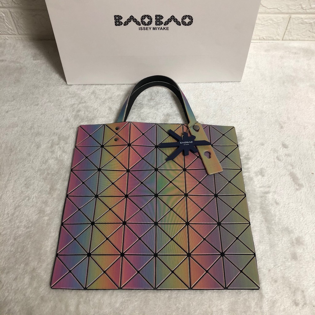 baobao-issey-miyake-rainbow-series-6x6-กระเป๋าถือ-กระเป๋าสะพาย-กระเป๋าช้อปปิ้ง