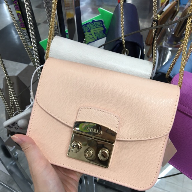 กระเป๋า-furla-รุ่นฮิต-ลดราคาเยอะมากกกกกก-ลดเหลือ-7590-บาทคะ-ถูกมากกกก