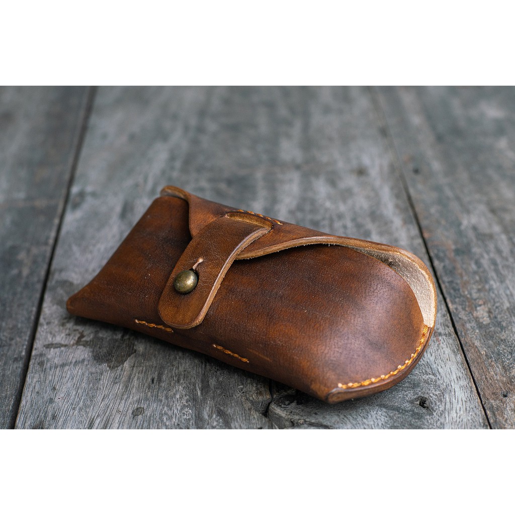 กล่องหนังแท้ใส่แว่นตา-เหน็บเข็มขัดขนาด4cm-leather-glasses-case-handmade