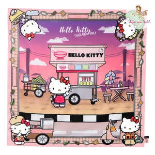 ภาพหน้าปกสินค้าKiss Me Doll - ผ้าพันคอ/ผ้าคลุมไหล่ Kitty StreetFoodขนาด 100x100 cm ที่เกี่ยวข้อง