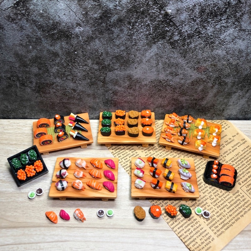 ภาพหน้าปกสินค้าซูชิ ซูชิจิ๋ว ซูชิดินปั้นจิ๋ว มีหลายแบบ ของจิ๋ว miniature อาหารจิ๋ว