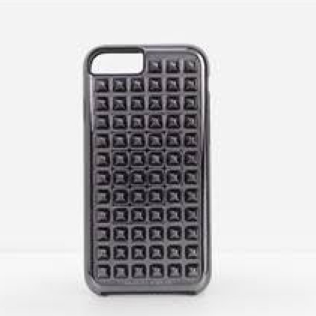 charles-and-keith-iphone-6-plus-stud-case