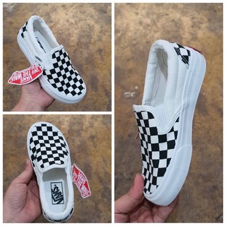 Vans slip on kids รองเท้าผ้าใบแบบสวมสำหรับเด็ก