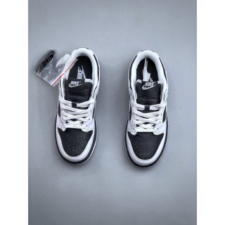 ภาพขนาดย่อของภาพหน้าปกสินค้ารองเท้า Nike Dunk Lowสินค้าถ่ายจากงานจริง % Retro Black White PANDAพร้อมกล่อง จากร้าน gyfgud011 บน Shopee
