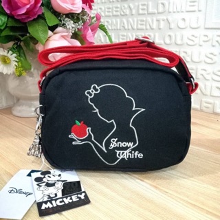 💕 Kipling Disneys Snow White รุ่น Veni Crossbody Bag