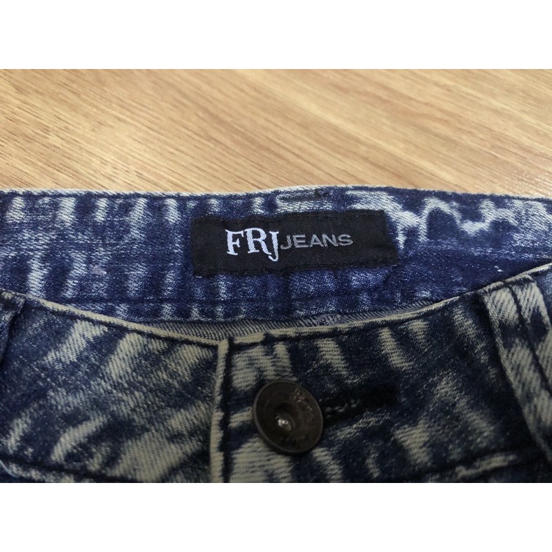 กระโปรงยีนส์สั้น-ป้าย-frj-jeans-size-เอว28-29-มือ1