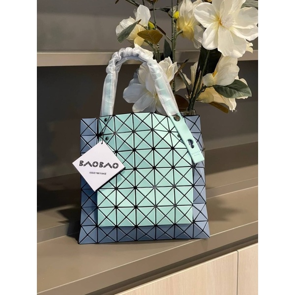 baobao-issey-miyake-prism-kangaroo-tote-bag